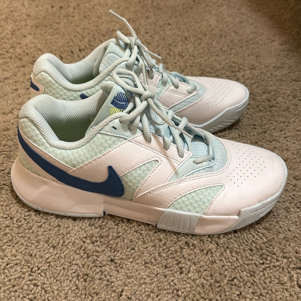 Nike Court Lite 4. Hard court tennis